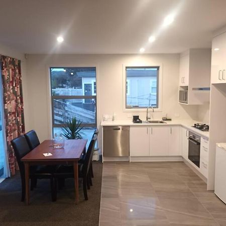 Entire House - Brand New 2 Bedroom House Lower Hutt Exteriör bild