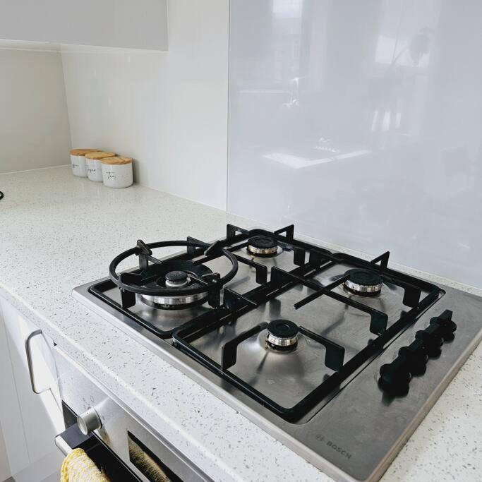 Entire House - Brand New 2 Bedroom House Lower Hutt Exteriör bild